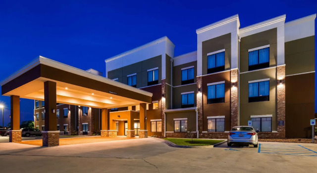 Четырёхместный номер Standard False River Hotel