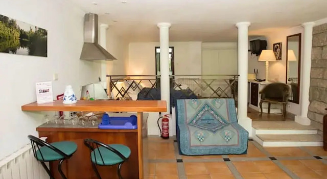 Villa With 3 Bedrooms In Parada With Private Pool And Wifi, Забронировать Вилла Отели Парада-ди-Тодея с парковкой, Парковка