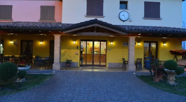 Hotel Tre Torri, Prenota Hotel Medolla Emilia-Romagna