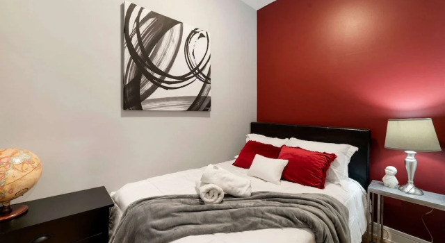 Cozy 2 Bed Home by West Loop With Parking Laundry, Забронировать Апартаменты/квартира Апартаменты Чикаго, рядом с John H Stroger Jr Hospital, Апартаменты/квартира