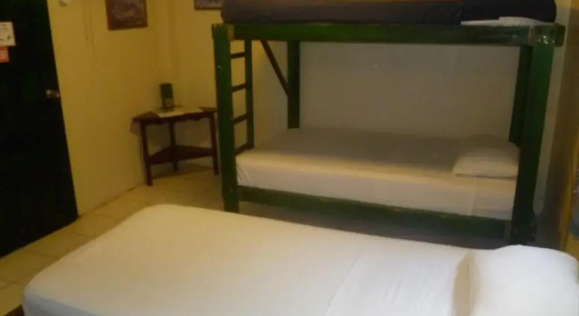 Кровать в общем номере Dreamkapture Hostel close to the airport and bus terminal