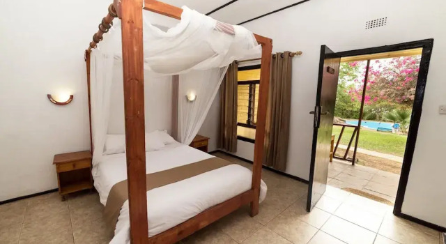 Safari Beach Lodge