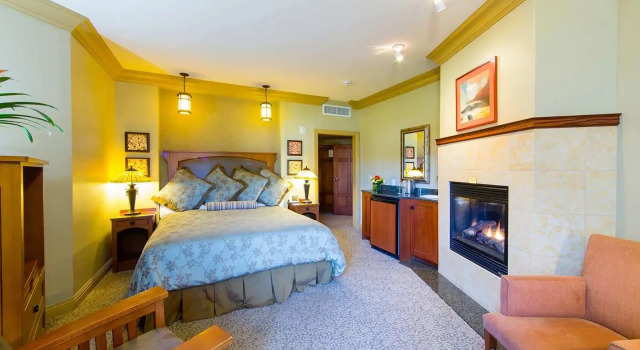 Avila Village Inn, Забронировать Отель Авила-Бич Pismo Beach and Vicinity, рядом с Центр морской флоры и фауны в Авила-Бич