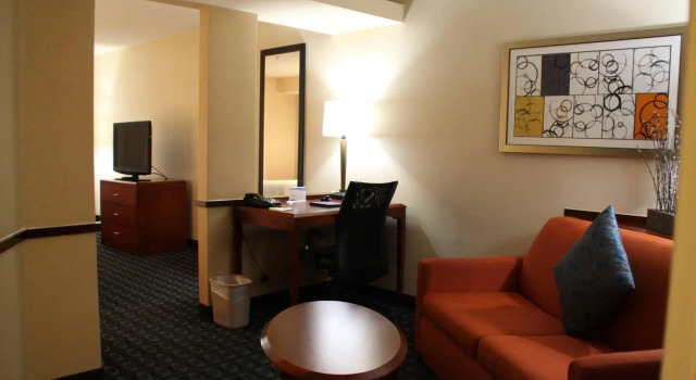 Двухместная студия Fairfield Inn & Suites Denton