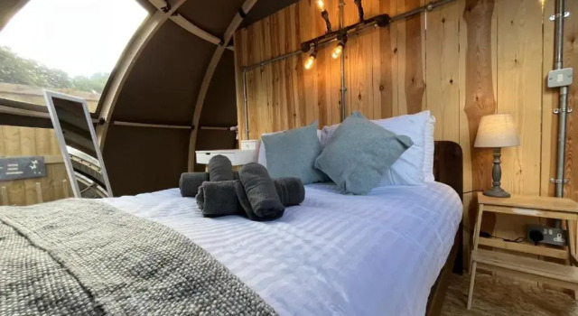 Sunrise Dome Tent, Забронировать Кемпинг Кемпинги и глэмпинги Кэру, Кемпинг