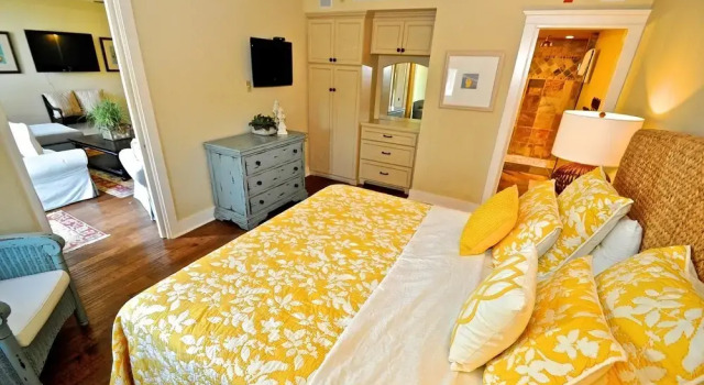 Six Palms 2B 2 Bedroom Condo By Coastal Dreamin