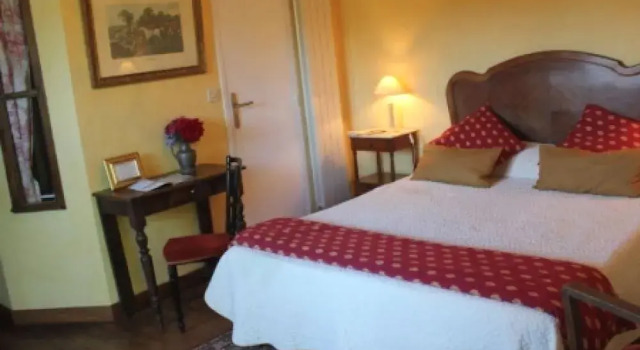 Chambres d’Hôte Manoir de Kerliviry, Забронировать Отель Отели Finistère с парковкой, Парковка