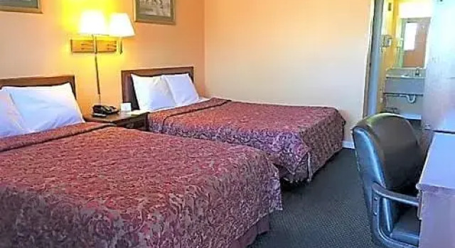 Номер Deluxe Super 8 by Wyndham Portsmouth - Norfolk