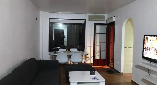 A Quiet House In The Neighborhood Of Urbanizacion Club Salino