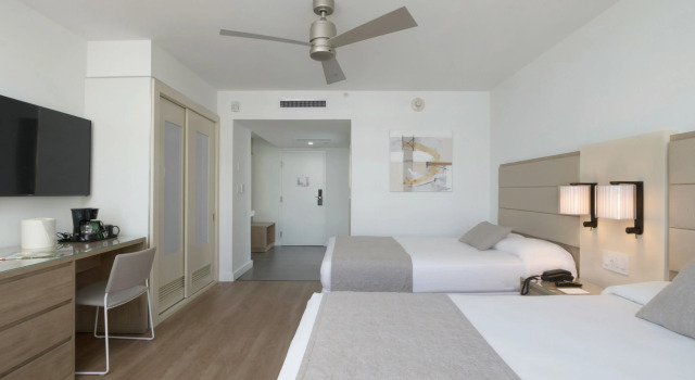 Hotel Riu Plaza Miami Beach, Varaa Hotelli Hotellit Miami Beach uima-altaalla, Uima-allas