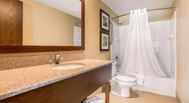 Номер Standard Comfort Inn Lathrop Stockton Airport