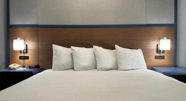 AmericInn by Wyndham, Galesburg, IL, Забронировать Отель Отели Иллинойс 3 звезды, 3*
