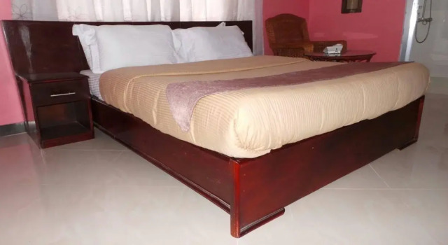 Fahari Hotel, Buchen Sie Hotel Sinza Daressalam