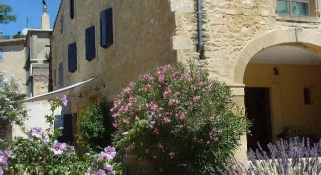 La Grange des Fosses, Rezerwuj Hotel Fournes Gard