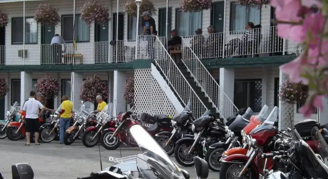 Kootenay Country Inn, Book Hotel Cranbrook Kimberley Alpine