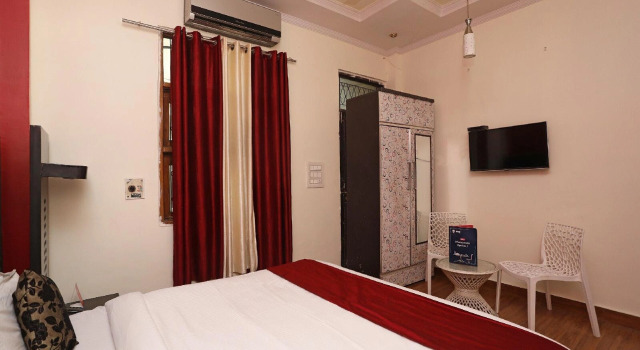The Castle Bed  Breakfast