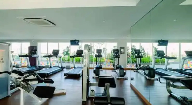 Elegant and Deluxe Studio Menteng Park Apartment By Travelio, Забронировать Апартаменты/квартира Ментенг Джакарта, рядом с Парк Таман Суропати