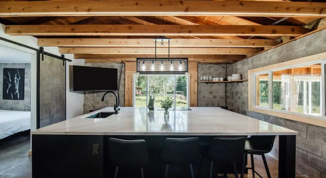The Cottage a Wanderlust Abodes Property, Prenota Casa vacanze Bellaire Michigan
