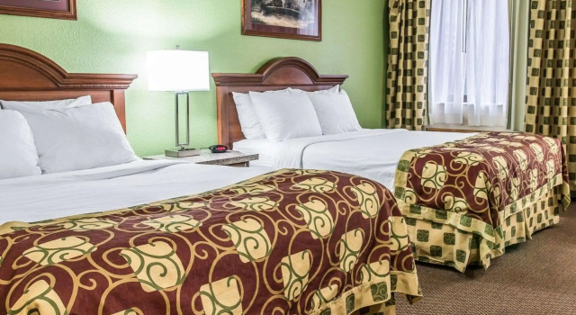 Четырёхместный номер Standard Clarion Inn I-94 near Expo Center