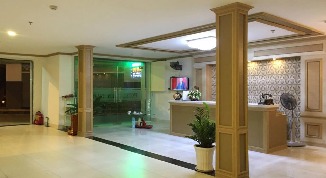 Huy Hoang Hotel, Забронировать Отель Отели Танбинь с парковкой, Парковка
