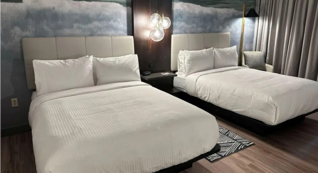 Четырёхместный номер Premium Chicago Marriott Northwest