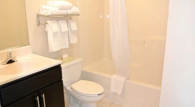 Двухместный люкс Candlewood Suites Washington-Dulles Herndon by IHG