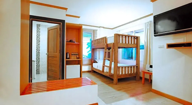 Четырёхместный номер Standard с видом на море Pinnacle Koh Tao Resort