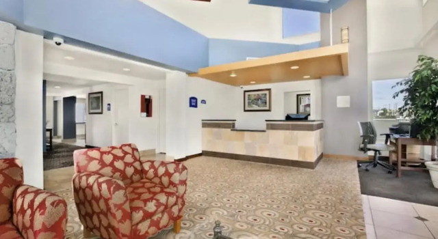 Кровать в общем номере Howard Johnson Inn and Suites Tacoma