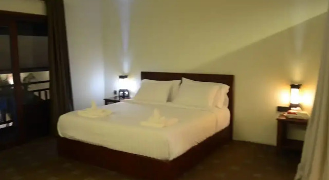 Двухместный номер Deluxe с балконом Saksiri Riverside Boutique Hotel
