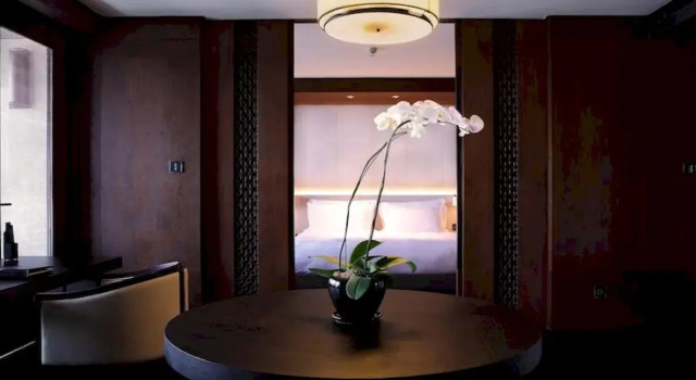 Bay Breeze Hotel