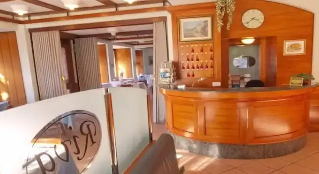 Albergo Riva, Prenota Hotel Leggiuno Lombardia