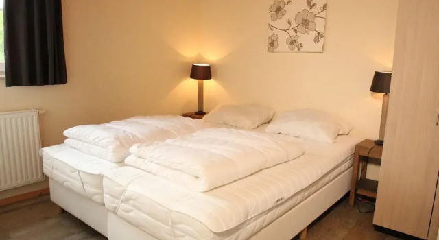 Cozy Holiday Home With two Bathrooms, Close to the Forest, Забронировать Отель Отели Твенте с парковкой, Парковка