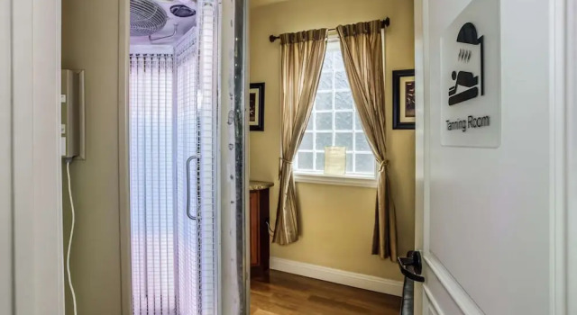 New Cozy 1BR Apt With Gym Sauna Heated Pool Access