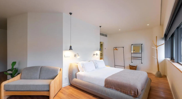 Three House Hotel