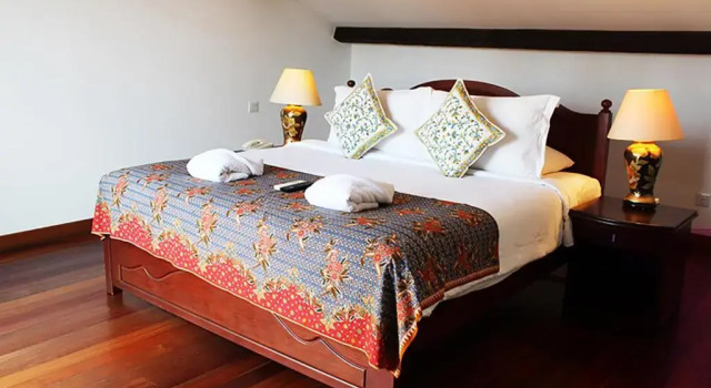 Номер Standard с балконом и с красивым видом из окна Heeren Straits Hotel