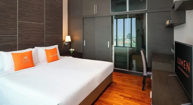 Люкс с 2 комнатами с балконом Lumen Bangkok Srinakarin