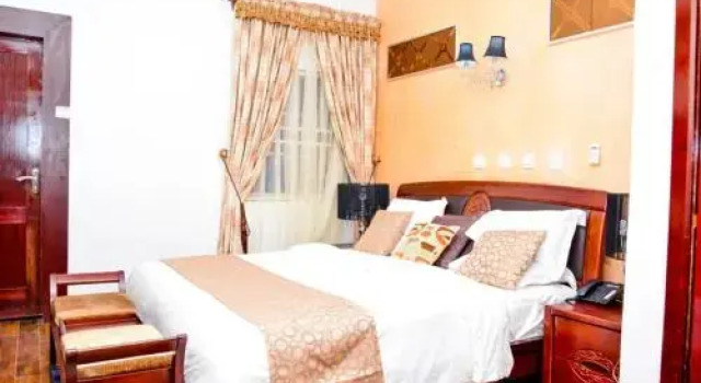 Crystal House International Hotel, Book Hotel Hotels in Kwara with Breakfast, Breakfasts