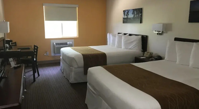 Lake House Hotel, Забронировать Отель Осейдж-Бич Lake of the Ozarks