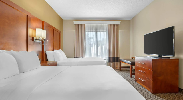 Четырёхместный люкс Comfort Suites Tallahassee Capitol - University Area