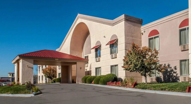 Люкс Quality Inn & Suites Farmington