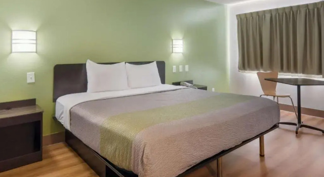 Номер Standard Motel 6-Duncanville, TX - Dallas