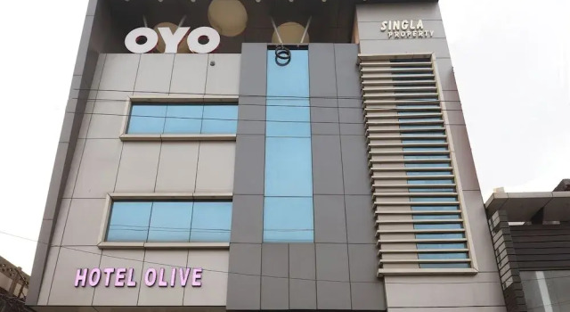 OYO 28017 Hotel Olive, Varaa Hotelli Faridabad Haryana