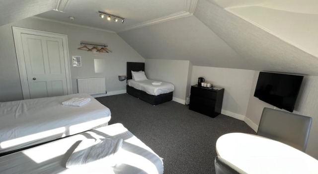Четырёхместный семейный номер Standard Lost Guest House Aberdeen