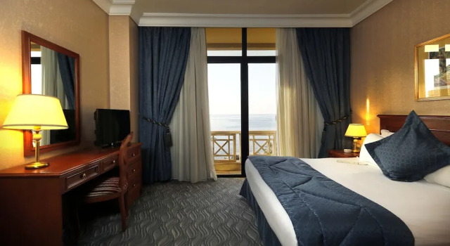Одноместный номер Deluxe с балконом и с видом на море Bayview Hotel Beirut