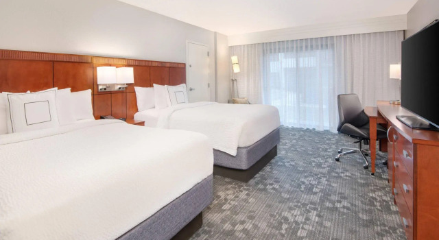 Четырёхместный номер Standard Courtyard by Marriott Birmingham Homewood
