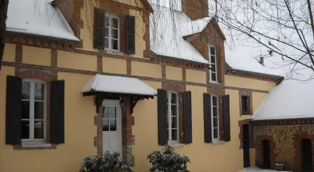 Les Rosiers de Cels, Book Hotel Eaux-Puiseaux 