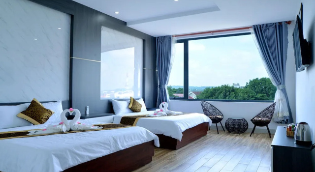 Четырёхместный номер Deluxe Buon Ma Thuot Hotel