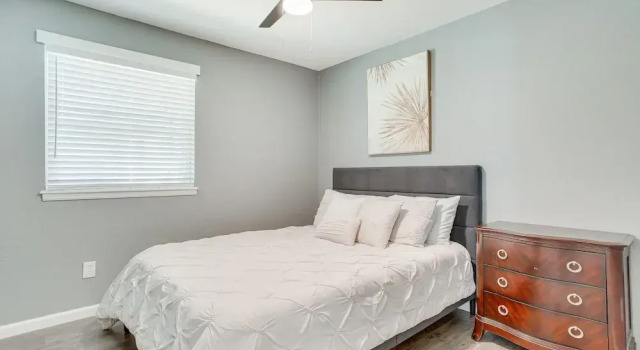 Edmond Home Near Colleges, Lakes, & Shopping!, 予約 ホテル オクラホマ・シティー オクラホマ州