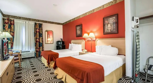Четырёхместный номер Standard Days Inn by Wyndham Kentland