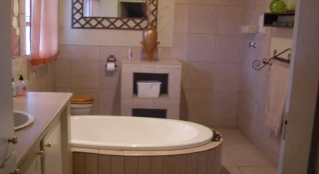 Коттедж Deluxe Landa Guesthouse & self catering